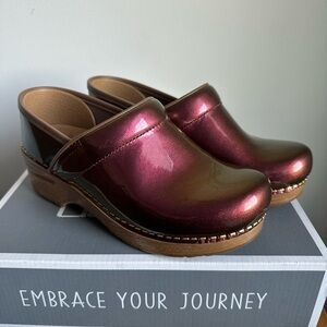 Dansko Professional Metallic Burgundy Clogs 36